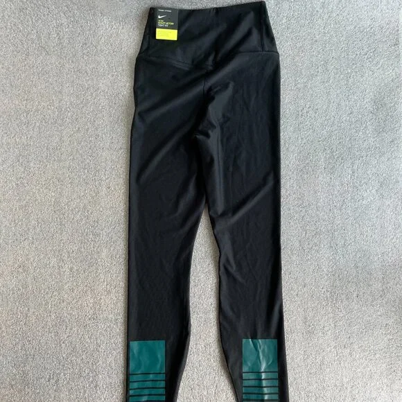 Women's Nike Eagles logo Black High Rise Tight Fit Leggings Size S - Picture 4 of 7